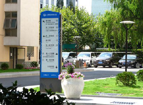  政和哪些因素影响宣传栏的制作？